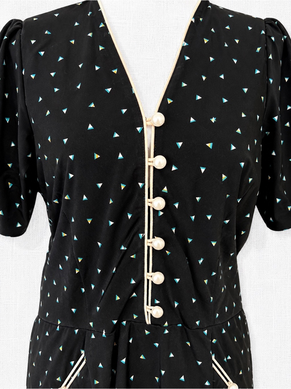 Trollied Dolly Vintage Style Black Mini Triangle Print Dress - Picture 2 of 6